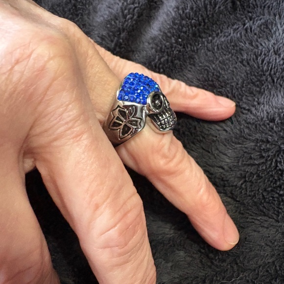 Stainless Steel Skull Ring with Blue Crystal Top. 
Beautiful Vivid Blue Sparkle. - Picture 6 of 12